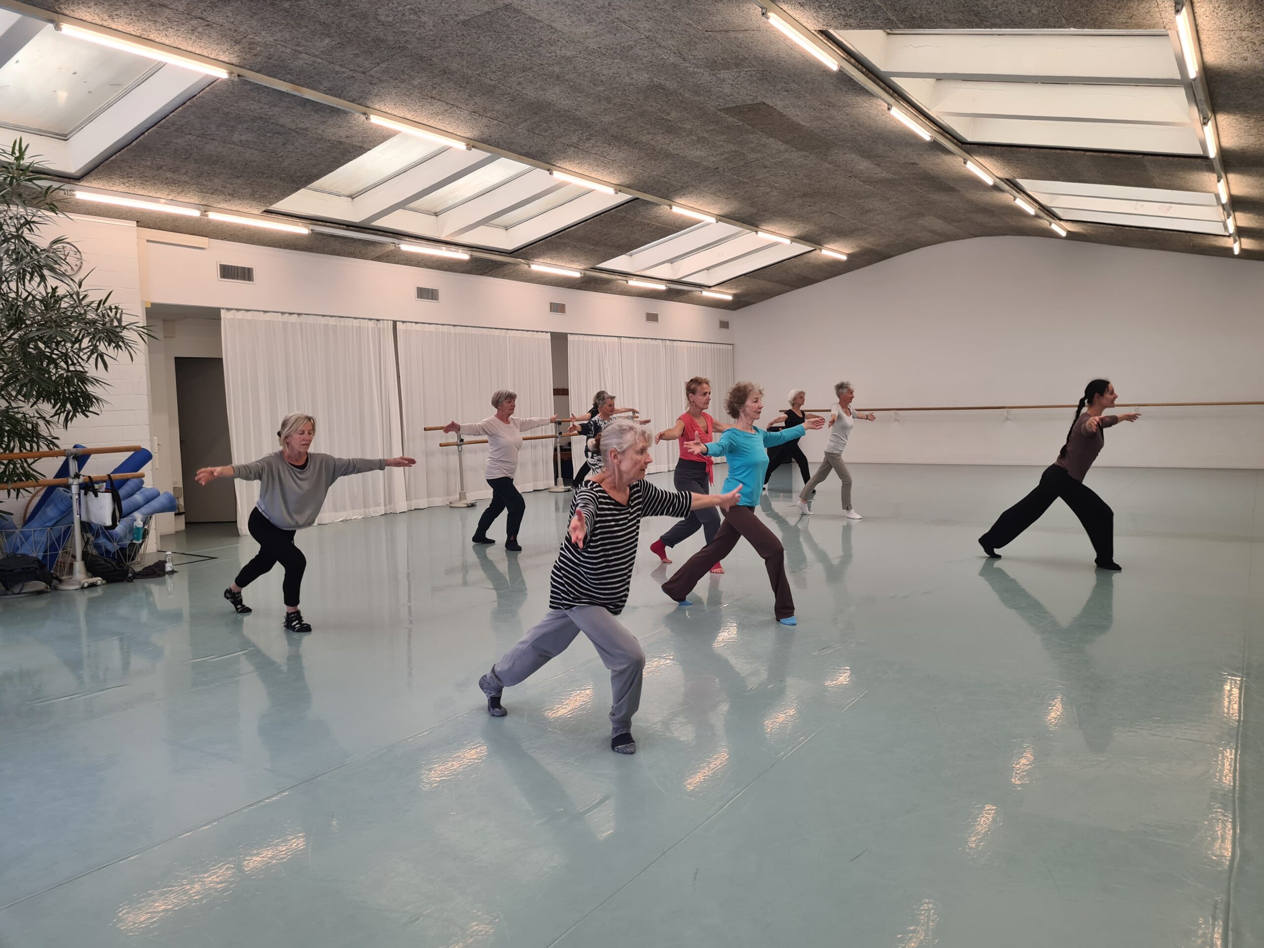 Neu: Contemporary Dance 60+ für Einsteiger:innen